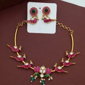 Beautiful Tamara Choker CH324